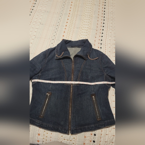 Elie Tahari Women's Denim Jacket - Picture 16 of 16